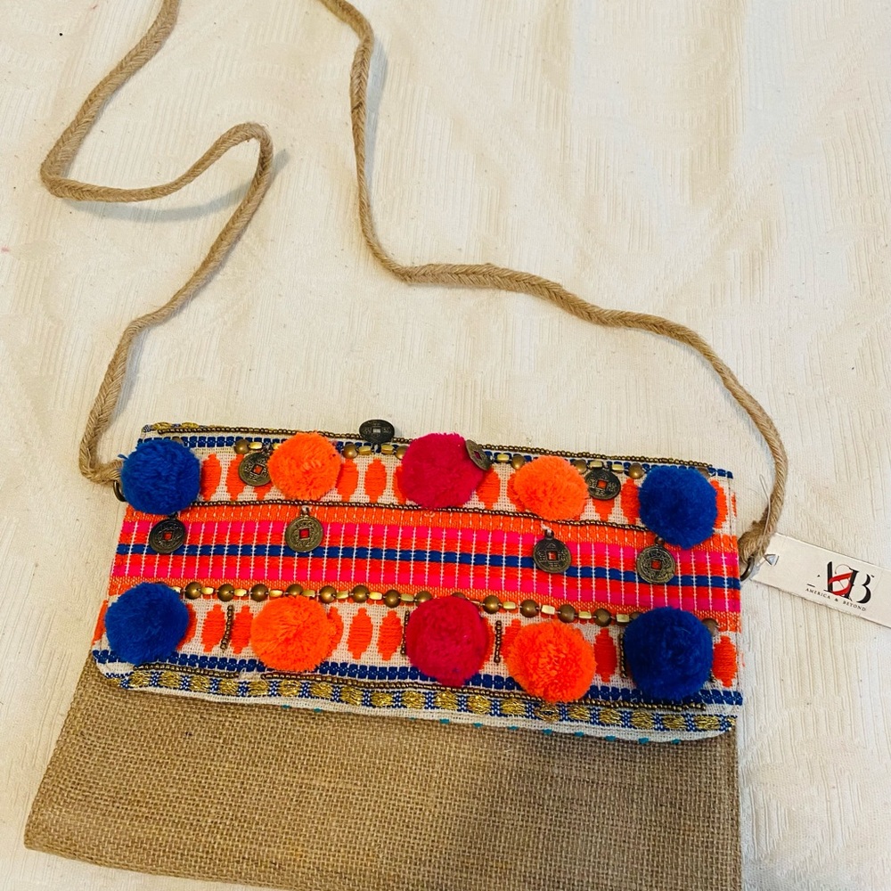 Super fun little summer straw look bag, NWT, America & Beyond